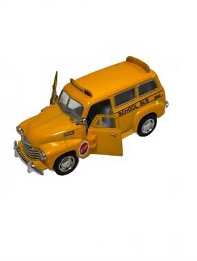 Kinsmart 1950 Chevrolet Suburban School Bus 3892 Diecast Model 1/38